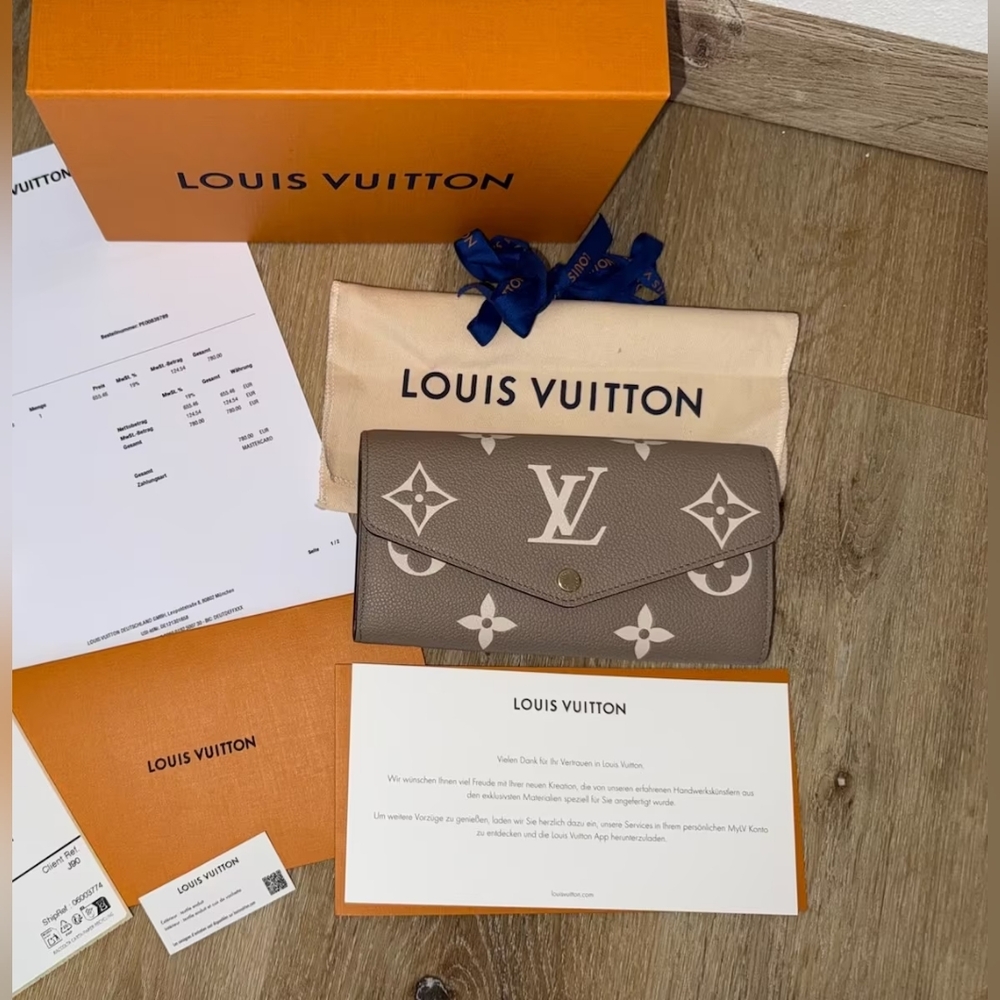 Louis Vuitton Sarah Wallet